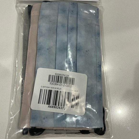 Athleta Everyday Set of 3 Masks—Lightweight and Breathable —New With Tags - Picture 4 of 4